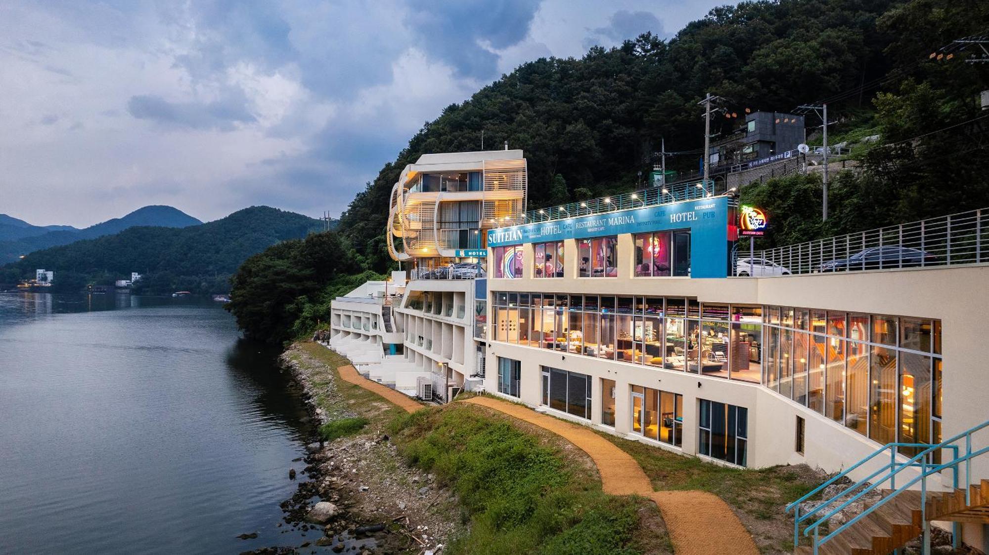 加平套房酒店 外观 照片